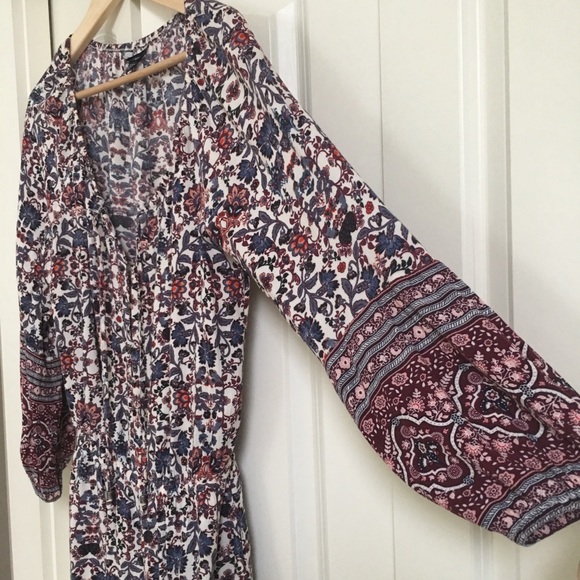 SOLD ⛔️ American Eagle Long Sleeve Floral Romper - Picture 2 of 7